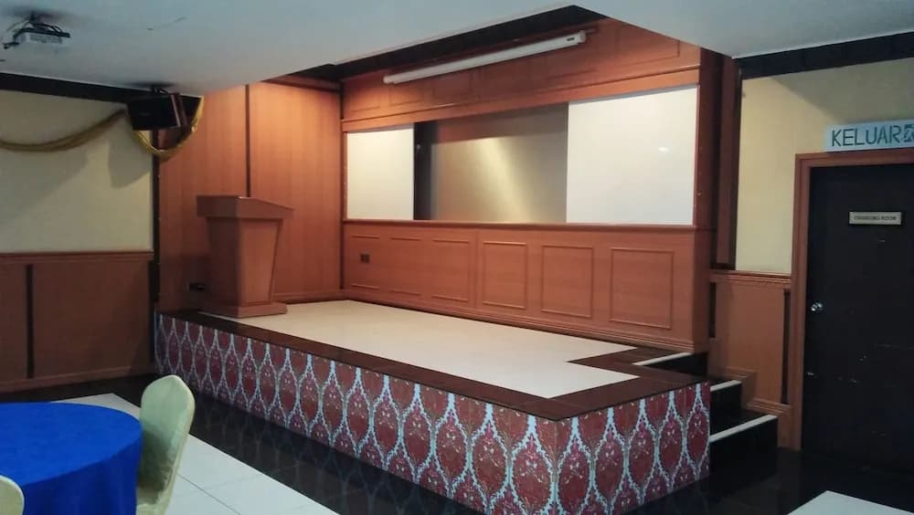TC Inn Capital Hotel - photo 3