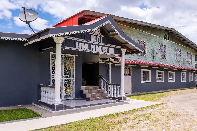SPOT ON 90142 Bubul Paradise Inn - main photo