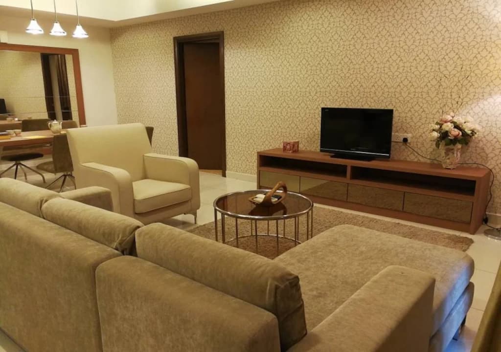 Regalia Upper View Hotel - photo 2