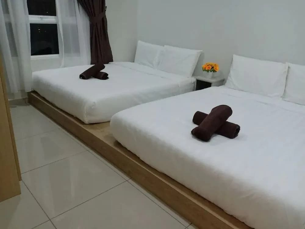 BLeisure Parkland Homestay - photo 2