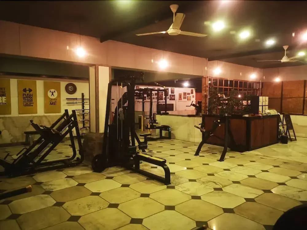 Red Eagle Bagpacker Hostel - photo 15