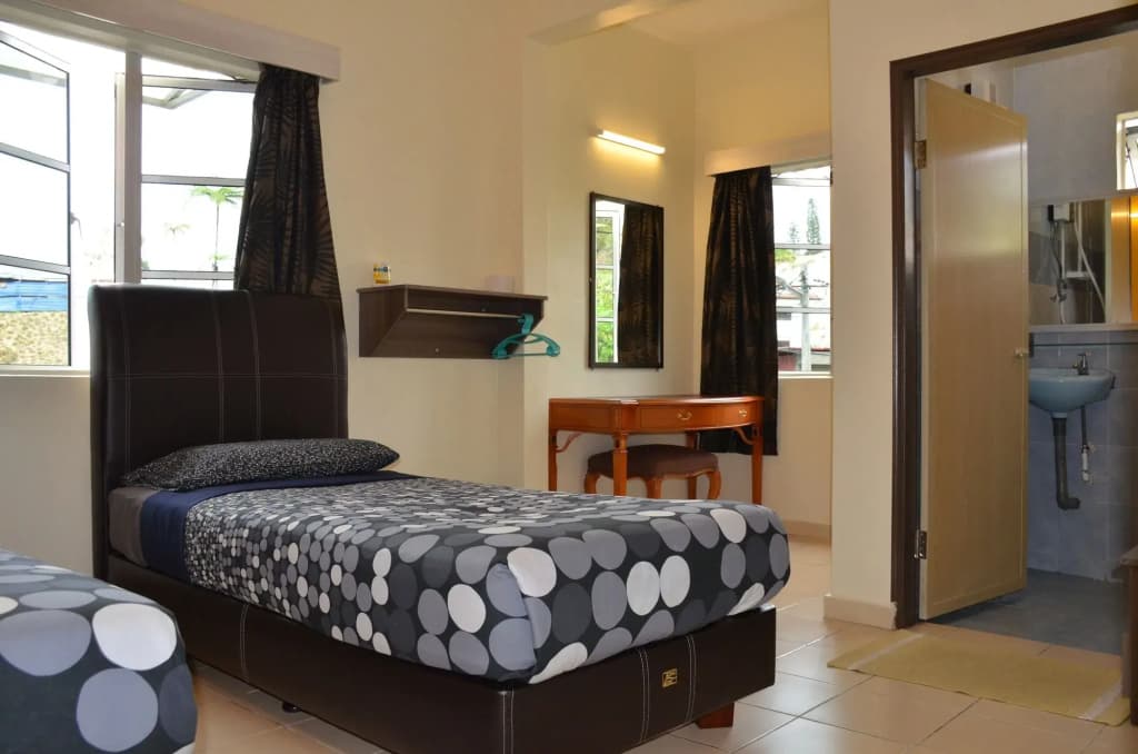 Fathers Guesthouse - photo 5