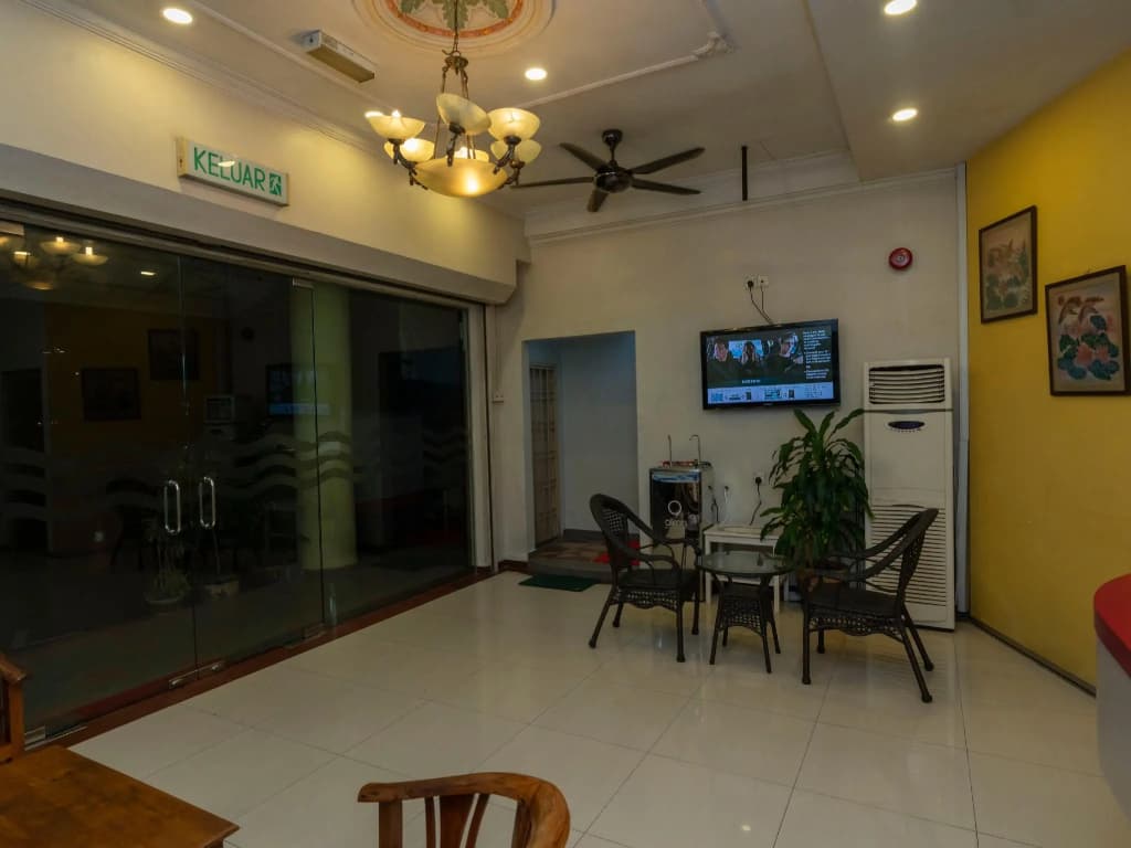 Fully Hotel Desa Tebrau - photo 2