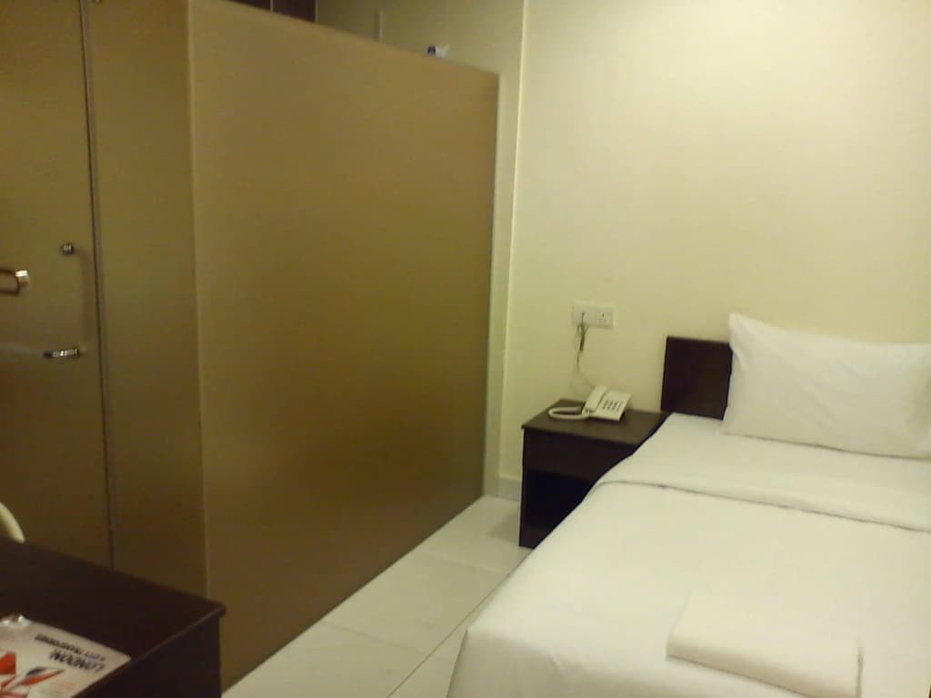 YB One Hotel - photo 5