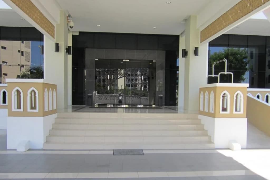 Grand Puteri Hotel - photo 21