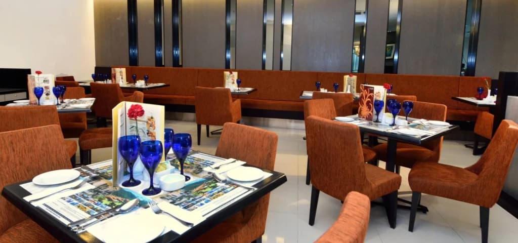 Holiday Villa Hotel & Suites - photo 25