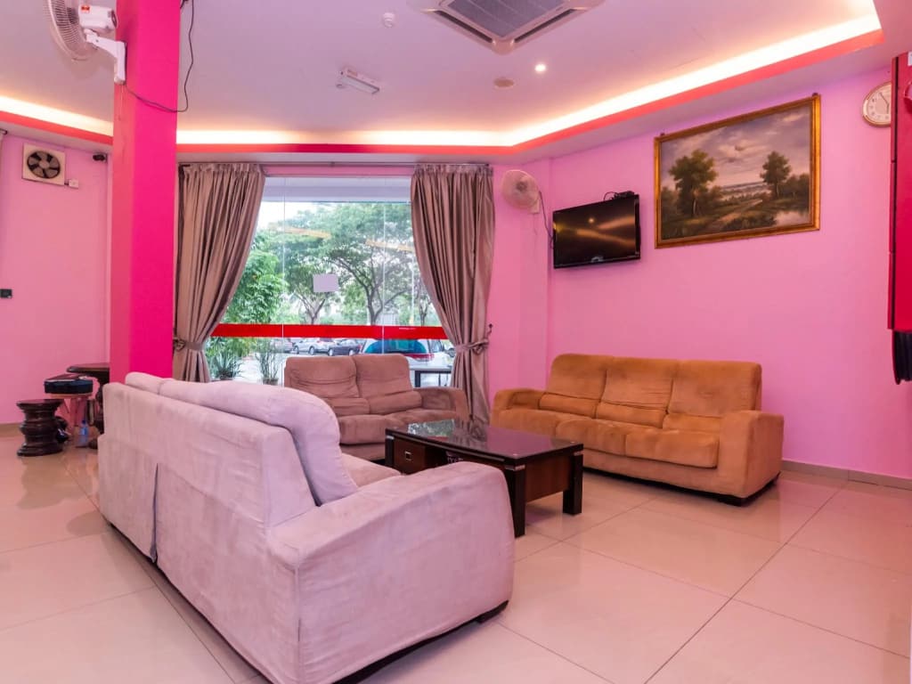 OYO 1172 Hotel Shlyo - photo 3