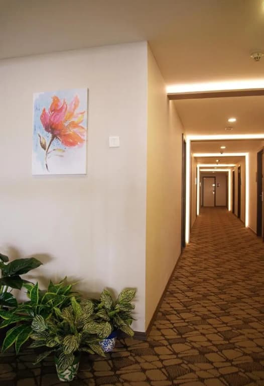 G5 Hotel and Services Apartment - photo 8