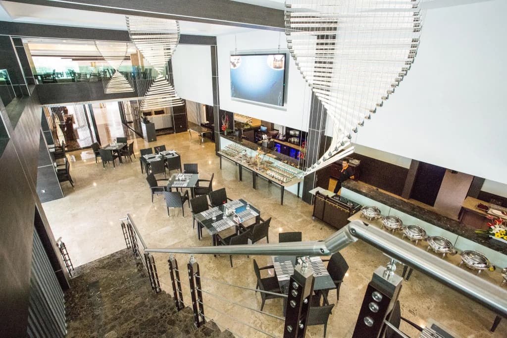 Royale Signature Hotel - photo 12