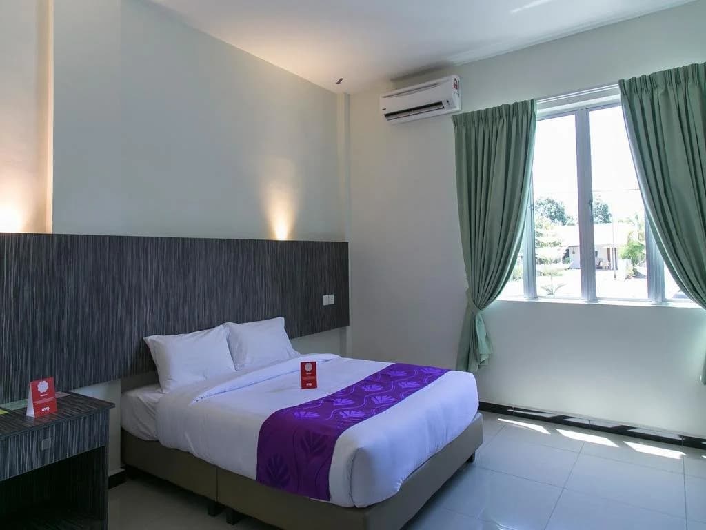 OYO Premium Jalan Pantai Tengah - photo 5