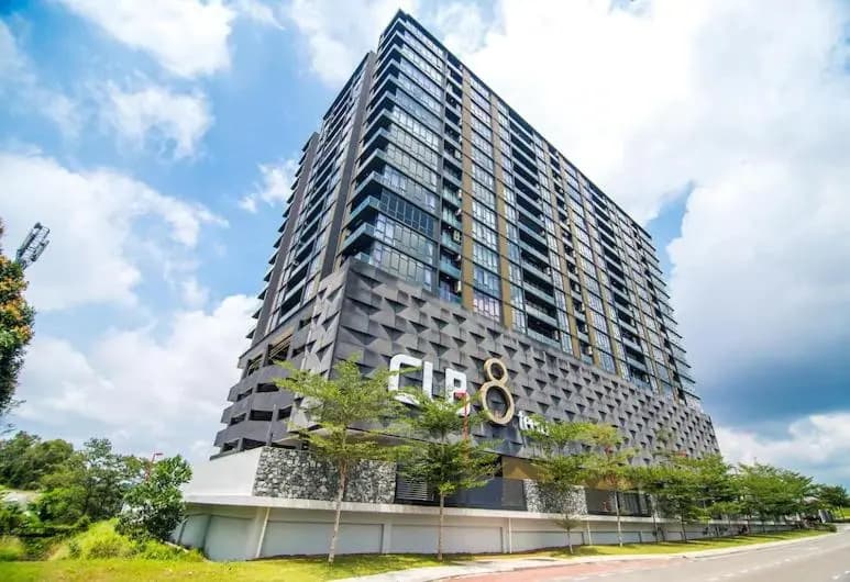 Cube 8 Teens Taman Mount Austin Apartment by Uha - main photo
