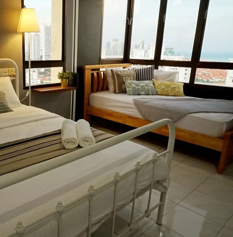 Private Suite with Balcony Gurney Drive - photo 4