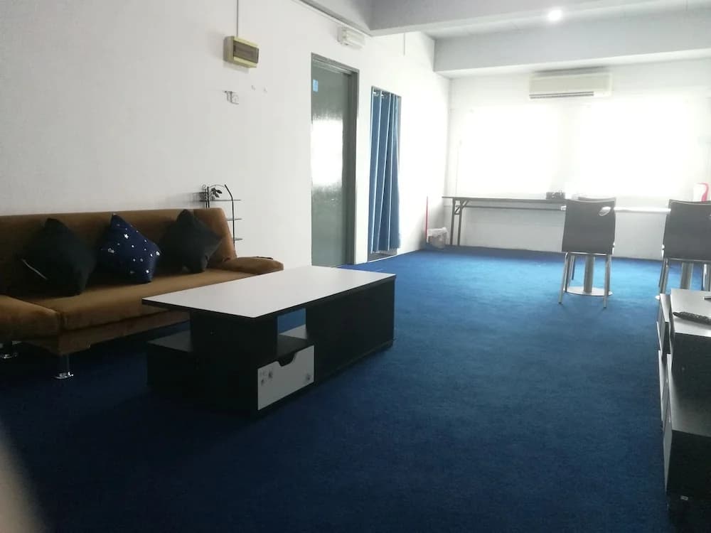 Oceanus Backpackers Hostel - photo 13