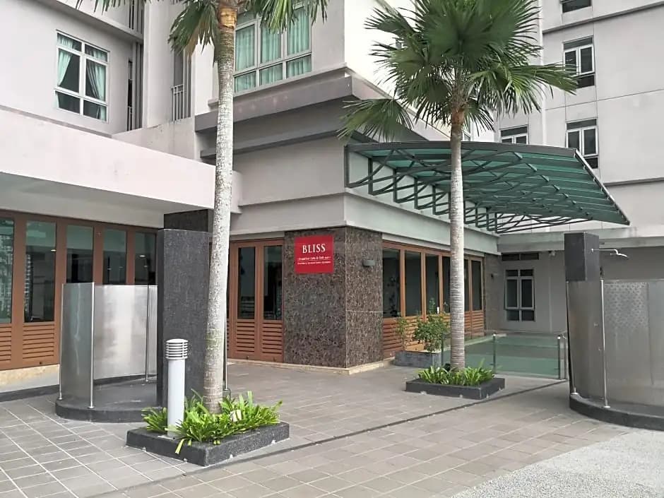 Work FrHome,10AM-6PM DAY USE, Shaftsbury@Cyberjaya - main photo