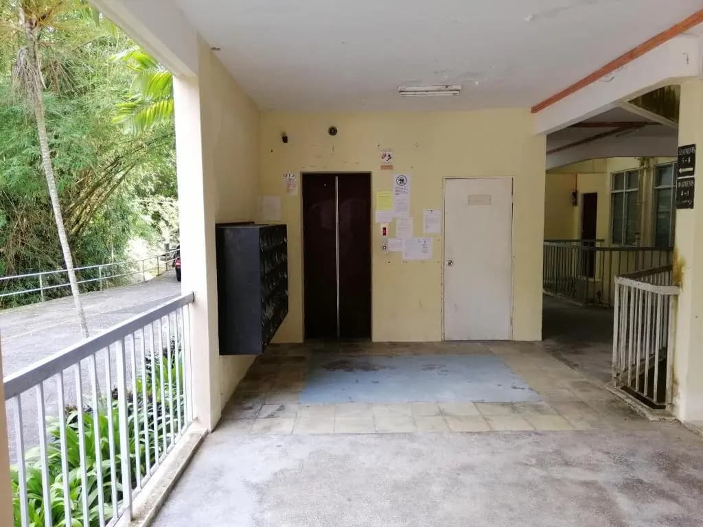 Bayu Emas Apartments - photo 6