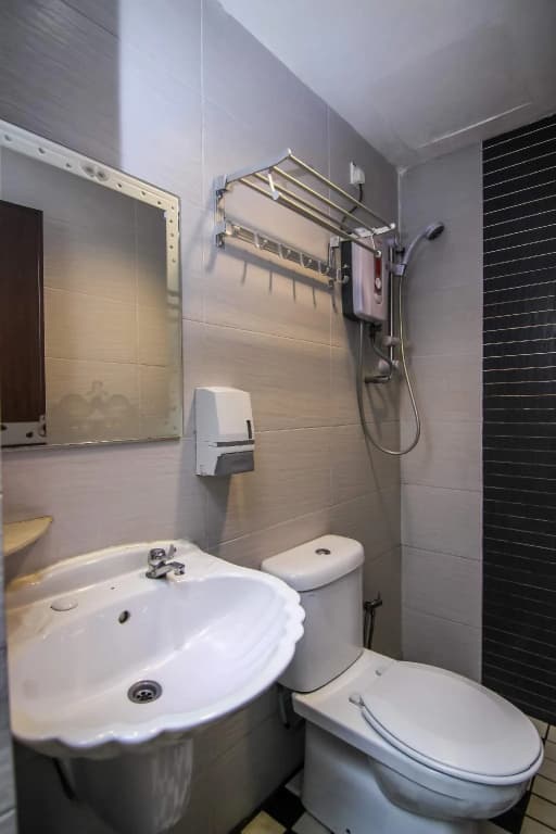 Rose Cottage Hotel Impian Senai - photo 6