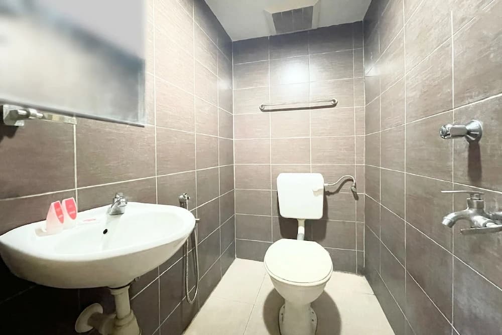 OYO 90324 Muar Station Hotel - photo 8