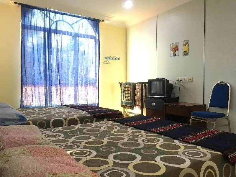 Azra Inn by OYO Rooms - photo 5