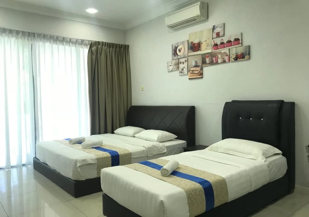 Sunset Seaview Vacation Condos City Centre @ IMAGO Shopping Mall - main photo