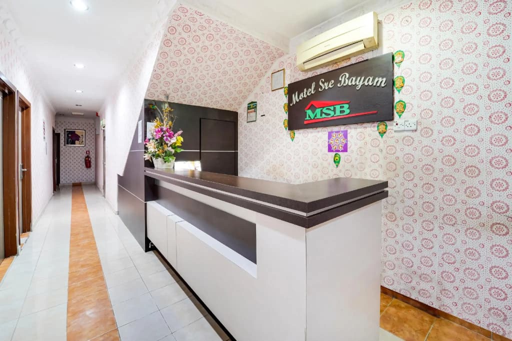 Oyo 44058 Motel Sre Bayam - main photo