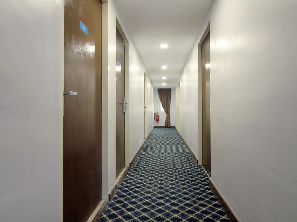 Room V Jalan Megat by Secom - photo 2