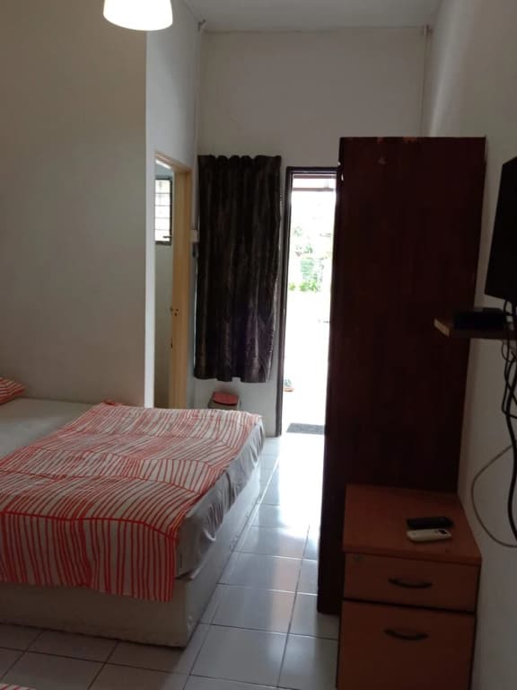 Oyo 90046 Bangi Guest House - photo 4