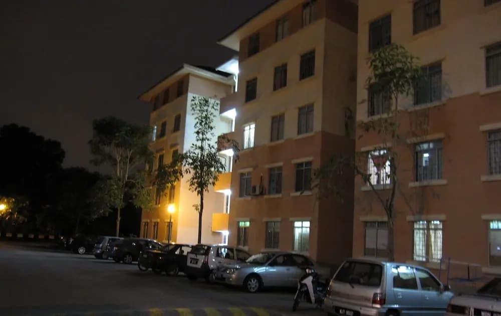Teratai Homestay Suria Apartment - photo 9