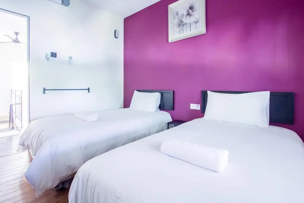 Explore 4BR Gardenhouse Retreats (Free Parking) - photo 3