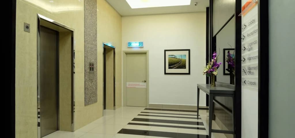 Holiday Villa Hotel & Suites - photo 11