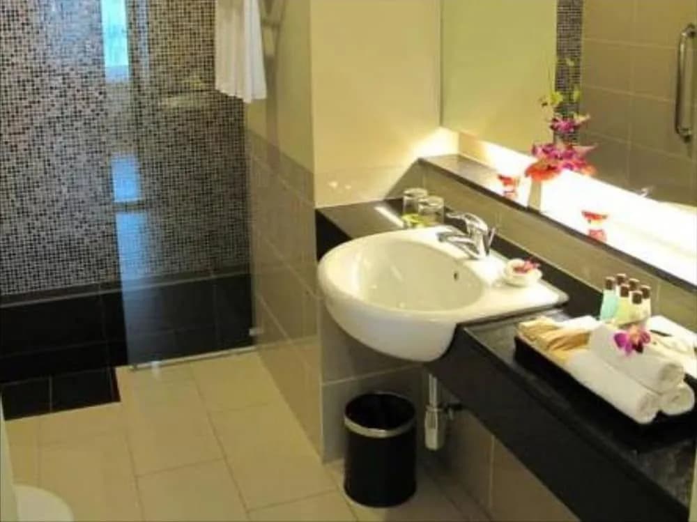 Platinum Suites AT Swiss Garden - photo 9
