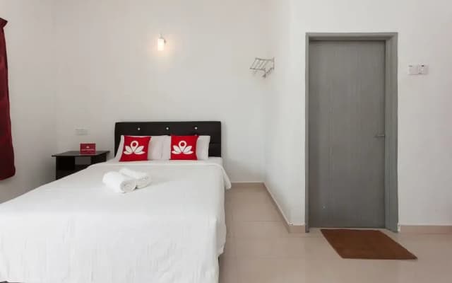 ZEN Rooms Tanjung Mali - photo 4