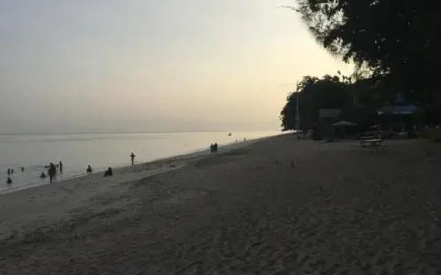 By The Sea Batu Ferringhi Paradise Suite - photo 5