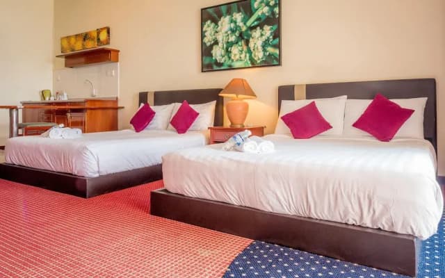H Beach Suite at Rainbow Paradise Beach Resort - photo 3