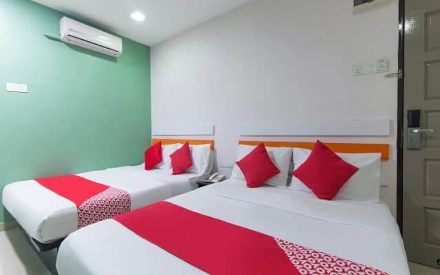 OYO 90296 Red Orange Hotel Port Klang - photo 3