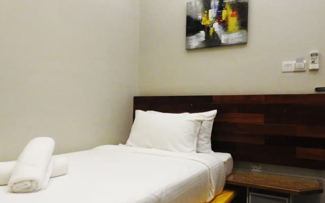 The Riverbank Hotel - photo 3
