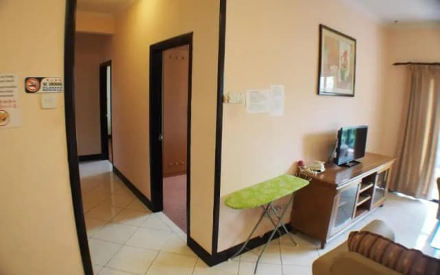 KK Vacation Apartments @ Marina Court Resort Condominium - photo 3