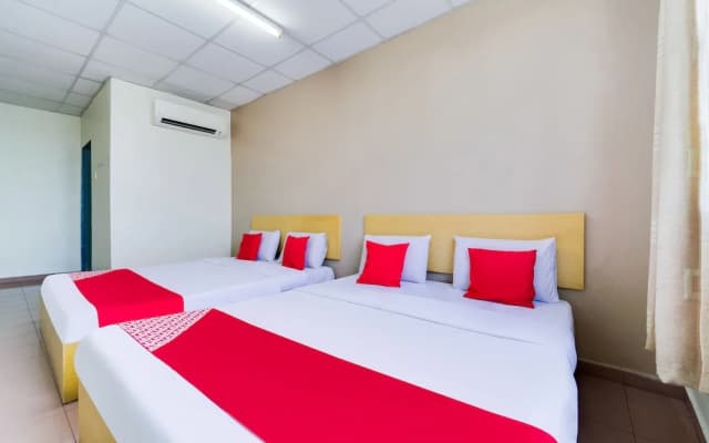 CP Hotel by OYO Rooms - photo 5