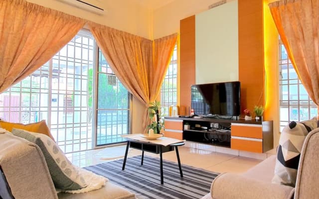 Kota Kemuning Private House by BeeStay - photo 3