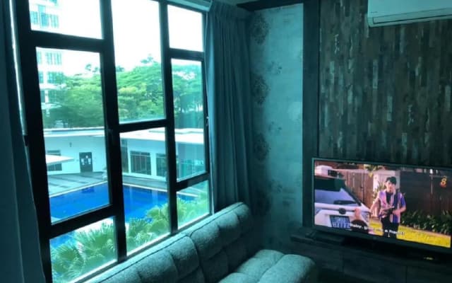 02-AUSTIN REGENCY JY HOMESTAY for 2pax Pool View - photo 3