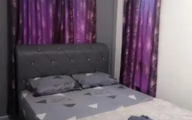 Vhey’s Guests House - photo 2