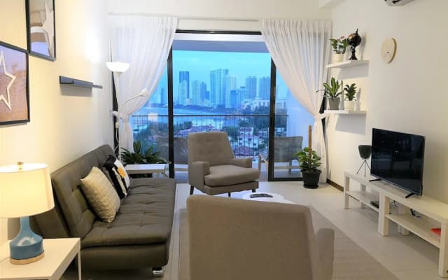 3BR Seaview Suite Gurney Drive - photo 3