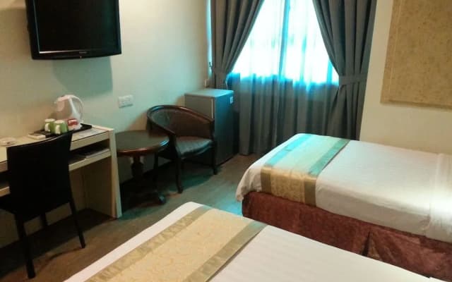 Eight Days Boutique Hotel Permas Jaya - photo 4