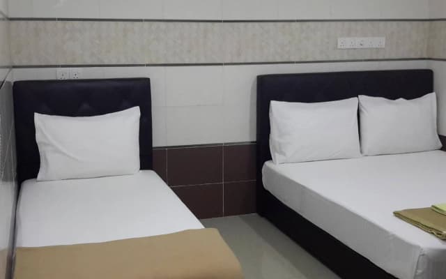 Bukit Beruntung Business Hotel - photo 3