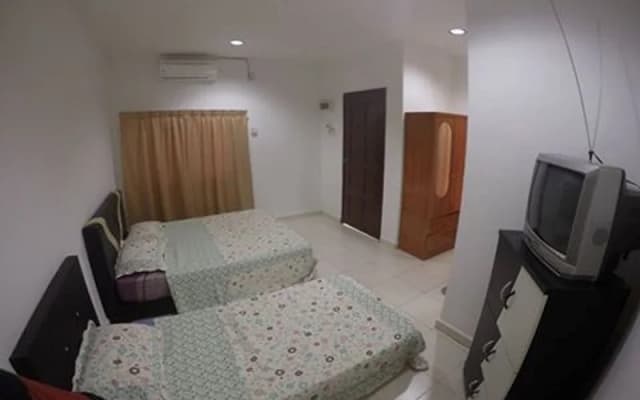 Tanjung Uda River Resort - photo 2
