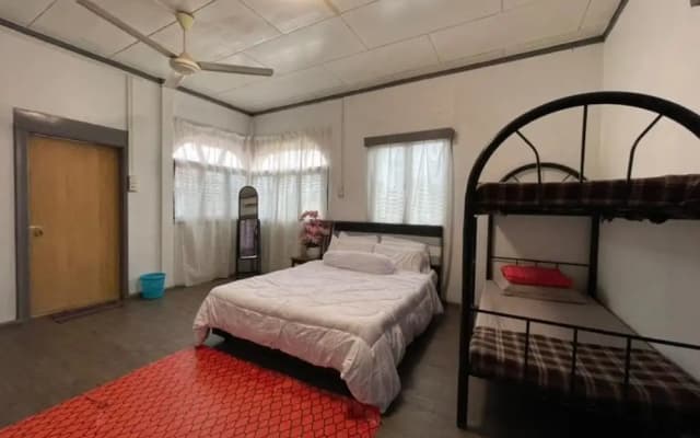 OYO Home 90349 Anique Hoemstay - photo 2