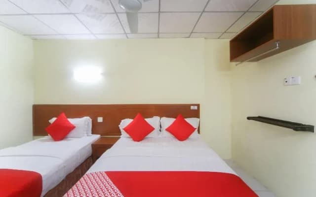 OYO 738 Hotel 81 - photo 4