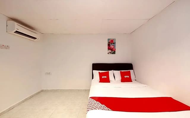 Azimaju Guesthouse by OYO Rooms - photo 3