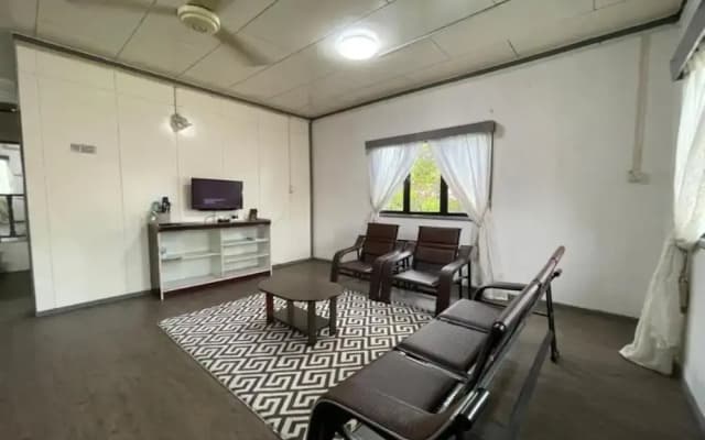 OYO Home 90349 Anique Hoemstay - photo 3