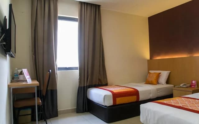 OYO 158 My Signature Hotel - photo 4