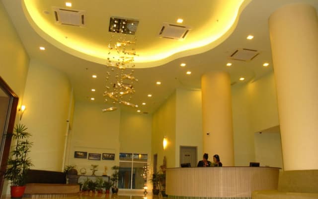 The Pavilion Hotel - photo 2